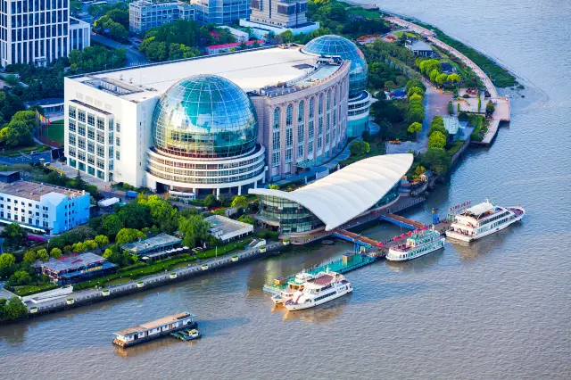Sightseeing Boats in Shanghai