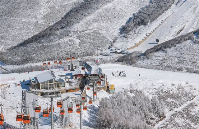 Zhangjiakou Skiing