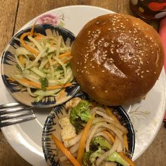 Nu Eatery 여행 사진
