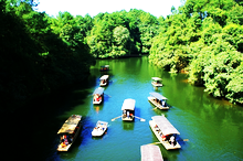 石象湖位于四川省成都市蒲江县成佳镇石象村，固湖区古刹石象寺而