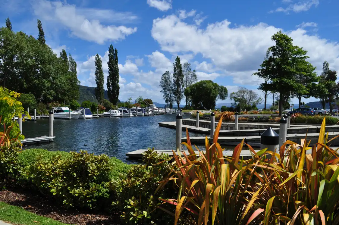 Отели рядом с достопримечательностью «Kinloch»