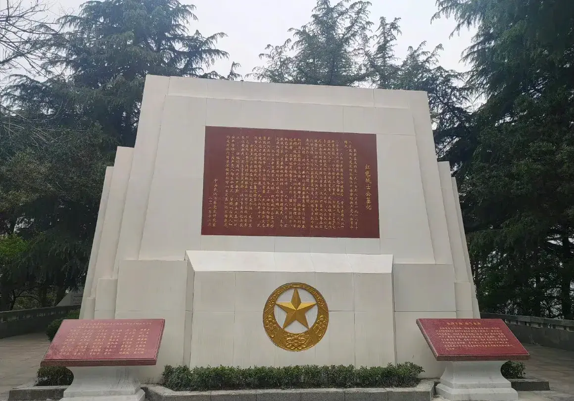 1_Red Soldier Cemetery