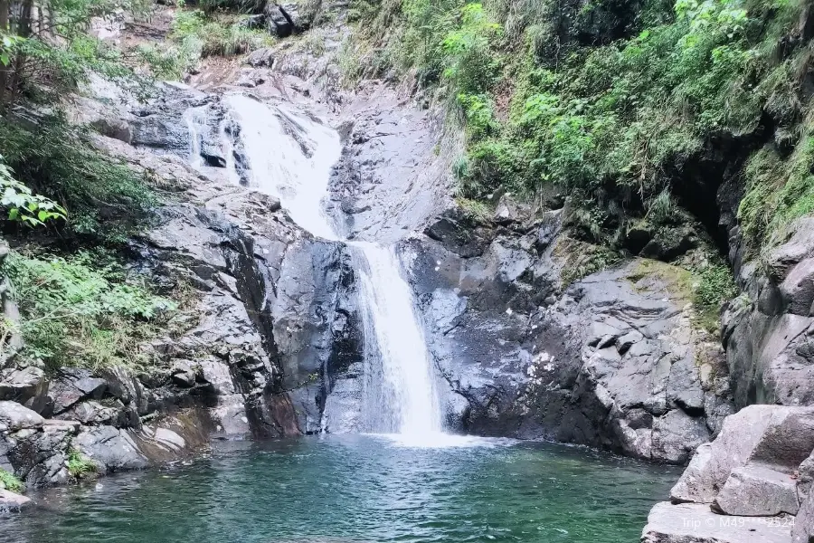 千家峒大泊水瀑布