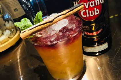 The Winston Bar&Cafe