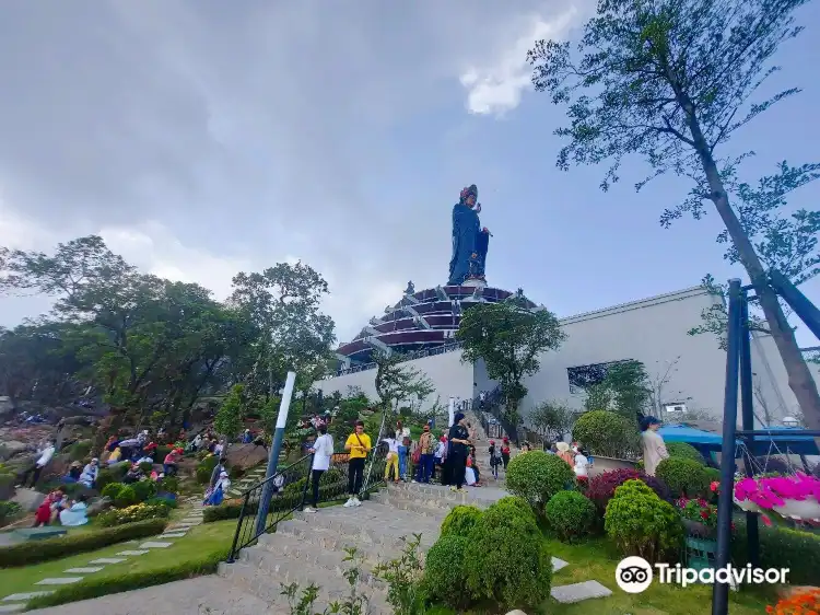 Hotel dekat Black Virgin Mountain