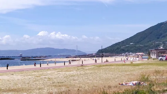 玩水避暑
