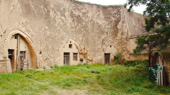 บ้านเรือนถ้ําเตาเผา