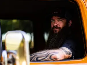 Cody Jinks <The Hippies and Cowboys> Tour