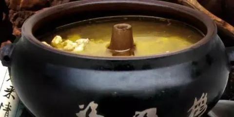 福照樓汽鍋雞·雲南特色菜(火車站錦江店)