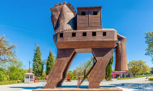 Trojan Horse Statue