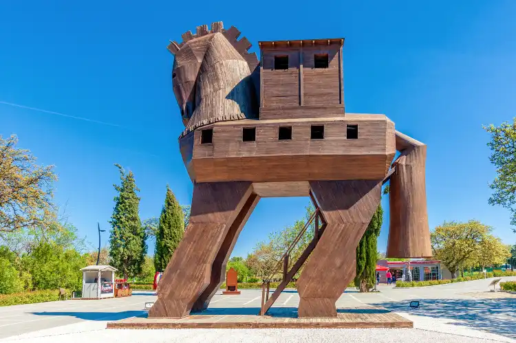Hotels near Trojan Horse Statue
