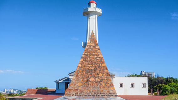 DONKIN RESERVE, PYRAMID AND LIGHTHOUSE