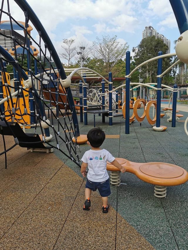 高電量小朋友放電好去處 - 位於顯徑站既新公園顯田遊樂場
