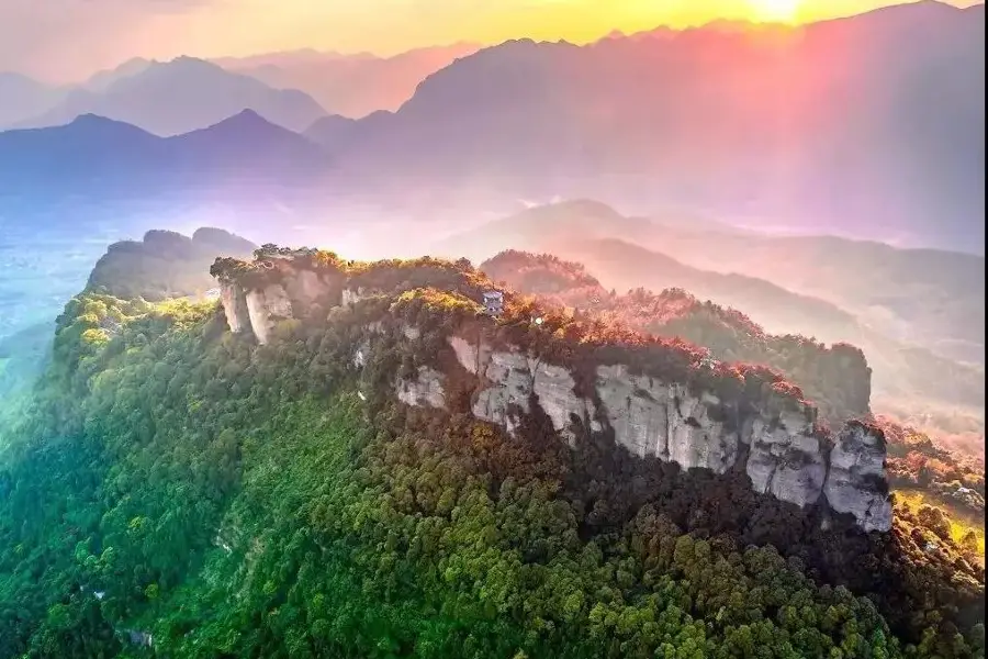 竇圌山景區