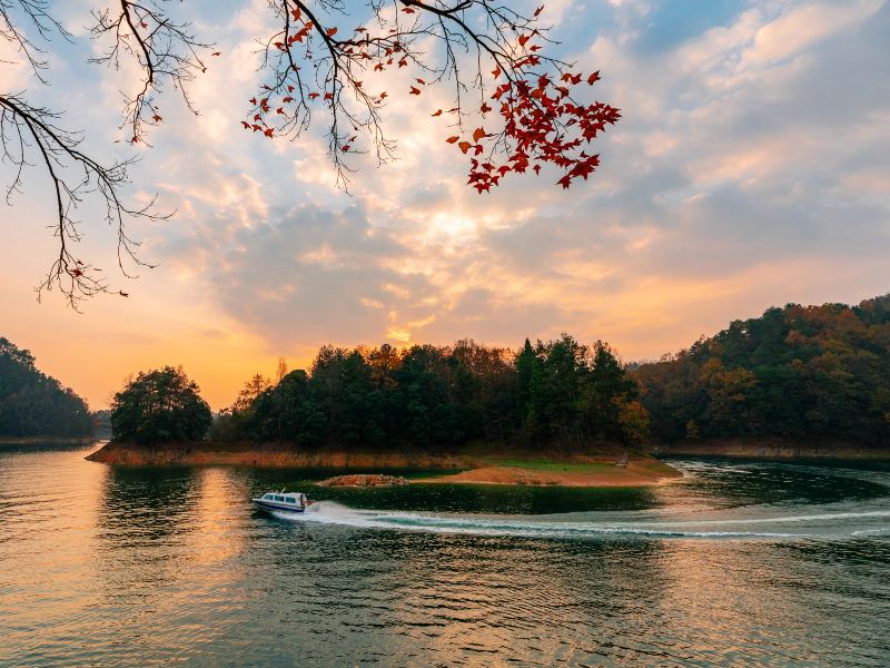 Thousand Island Lake, Central Lake Area