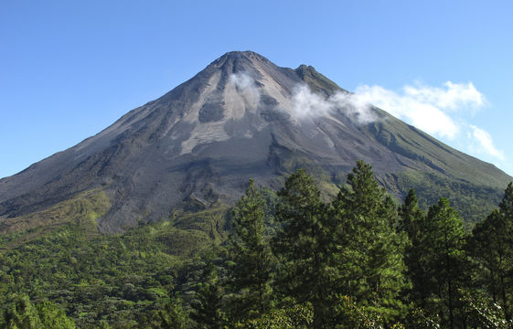 阿雷納爾火山