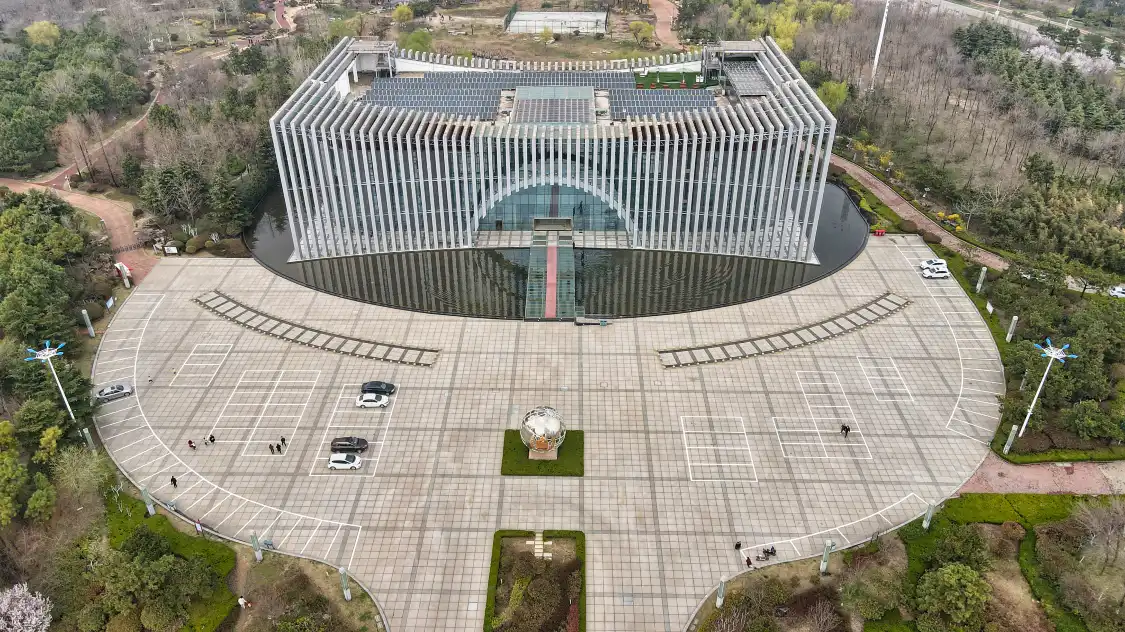 일조 도시 계획 전시장 주변 호텔