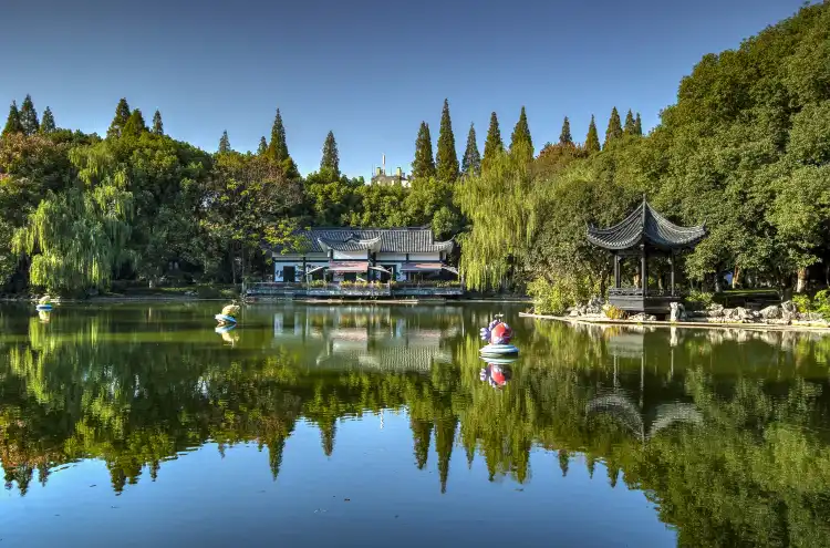 Hotels near Wuzhou Park (North Gate)