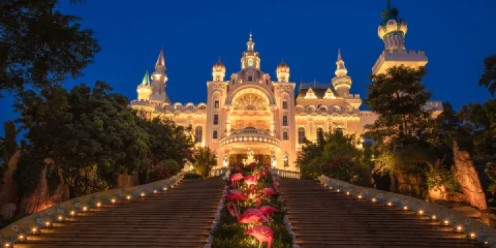 龍鳳山莊影視度假村