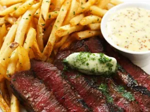 Wolfgang Puck Bar & Grill