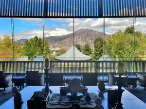Top 9 Restaurants for Views & Experiences in Lhasa