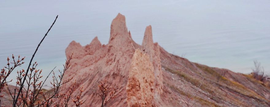 Chimney Bluffs State Park