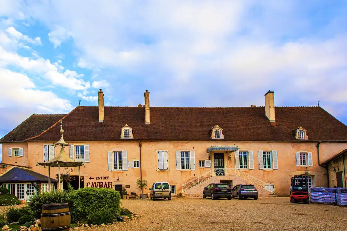 Hotel dekat Domaine Bernard Delagrange&Fils
