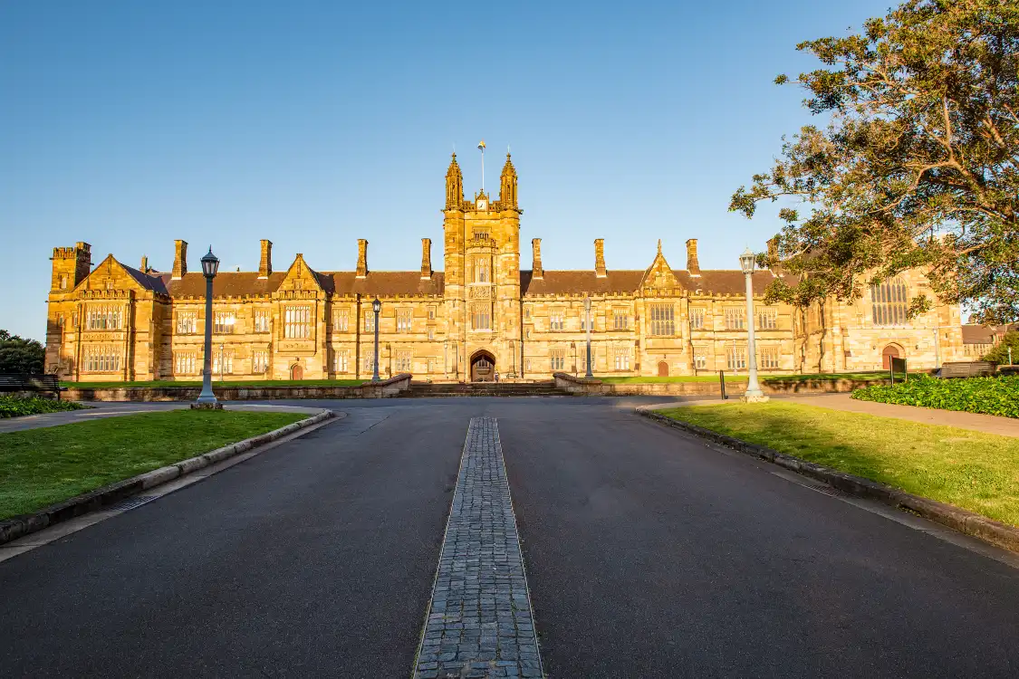 Отели рядом с достопримечательностью «Юниверсити оф Сидней Квадрангл»