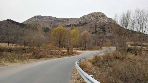 mu rong hu feng jing qu