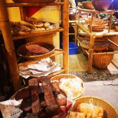Tujia Wild Vegetable Restaurant (Jinbian Road) 여행 사진