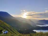 The hill overlooking the Toba lake