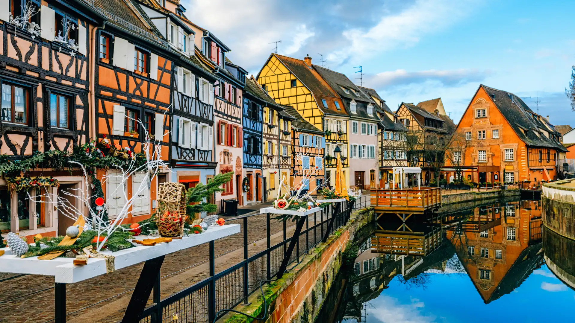 Hotels near La Petite Venise