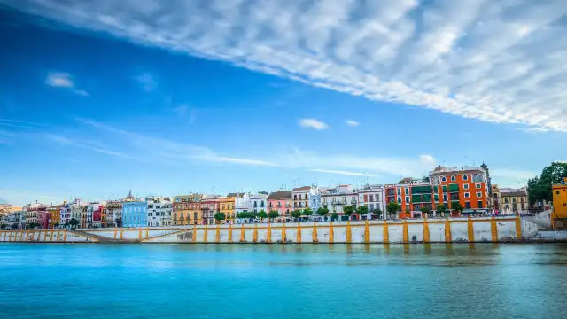 鄰近瓜達爾基維爾河的酒店