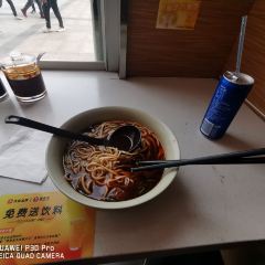 LI XIAN SHENG JIA ZHOU NIU ROU MIAN DA WANG HAN KOU HUO CHE ZHAN DIAN 여행 사진