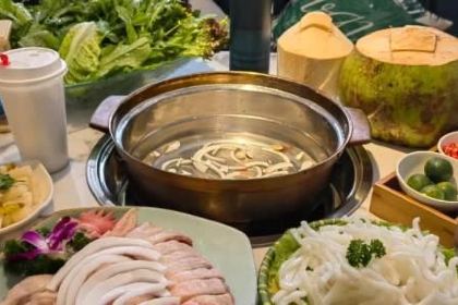 三个椰子空中森林餐厅