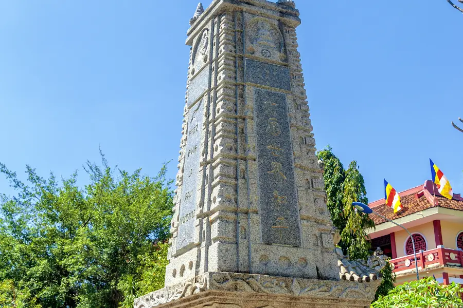 隆山寺（ロンソン寺）