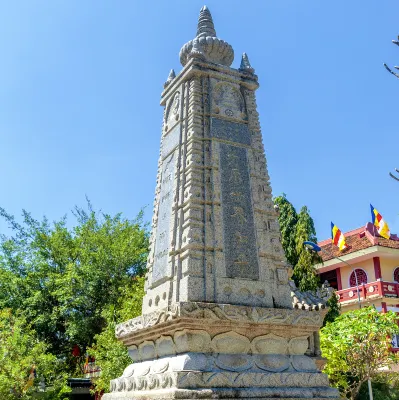 Các khách sạn gần Hòn Miễu