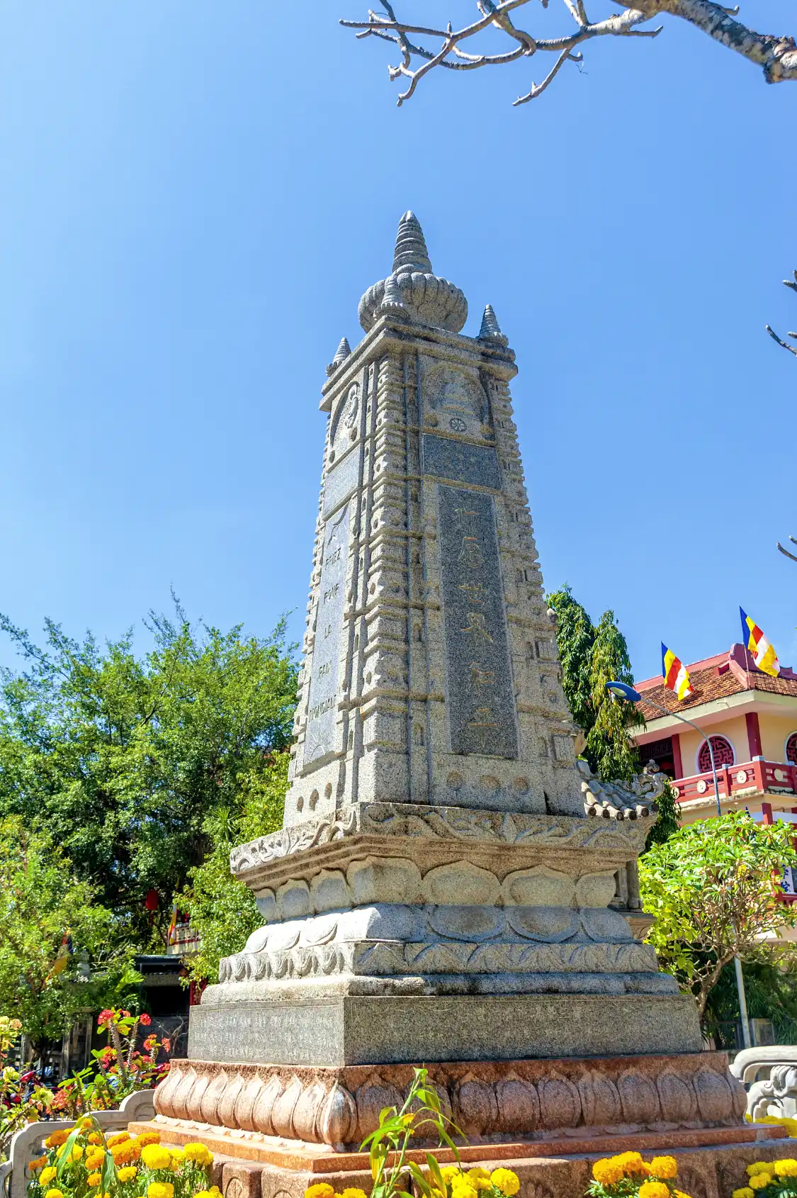 Hotels near Long Son Pagoda