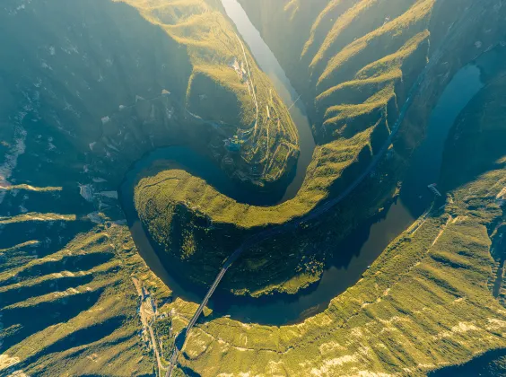 Отели с услугой бассейном в г. Цзиньчен