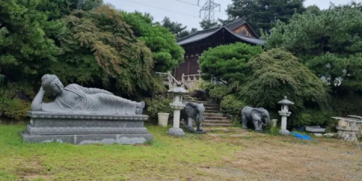 泳心寺