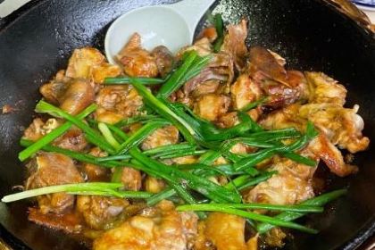 大河小筑美食山庄