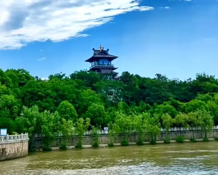 Hotels near Jiangdu Shuilishuniu Botanical Garden