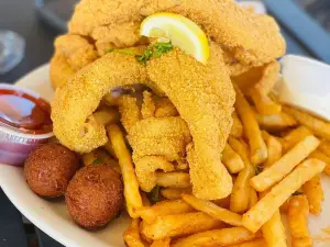 Skipper's Pier: Coastal Cajun Kitchen