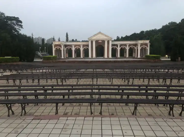 Hotels near Xuanyan Plaza