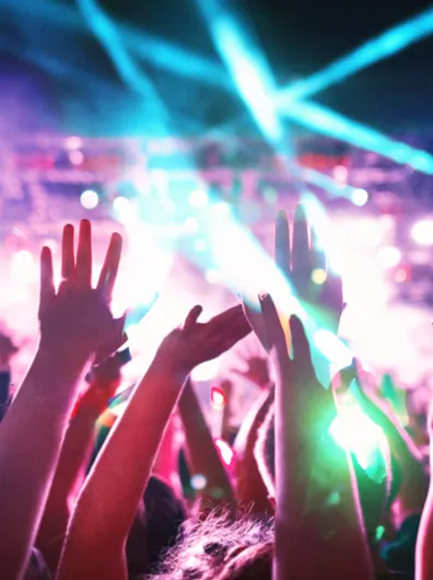 【EVERGLOW演唱會2025香港】12月7日AXA安盛創夢館開演！入場/座位圖/交通懶人包