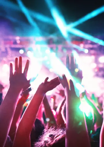 EVERGLOW演唱會海報