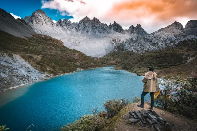 Shangri-La Hiking