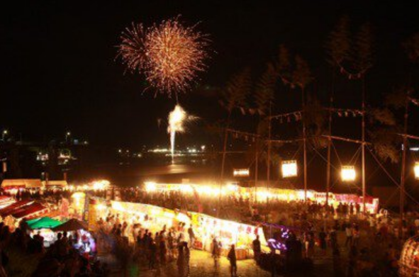 鶴市花傘鉾祭花火大會 | 中津市