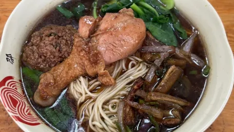 邵順興鍋蓋麪 in 鎮江