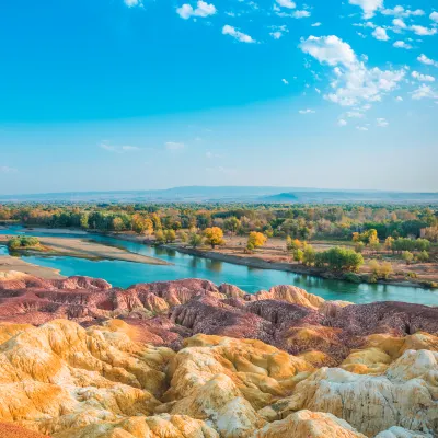 Отели рядом с достопримечательностью «Hemu Bridge»